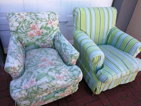 R950 each /2 x Vibrant Vintage slipcover chairs on castor wheels