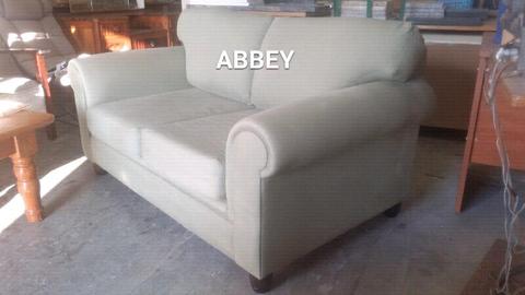 ✔ EXQUISITE Abbey Two Division Couch