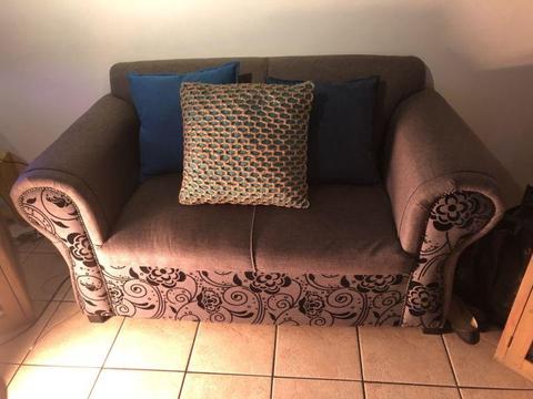 Five Seater Lounge Suite For Sale