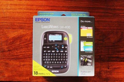 Brand New Epson LabelWorks LW-400 Label Maker + Batteries + Charger + Tape Cartridge x2 (RRP R1800!)