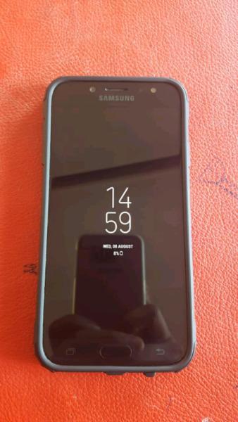 Am selling Samsung j7 pro 32gb 2017 model