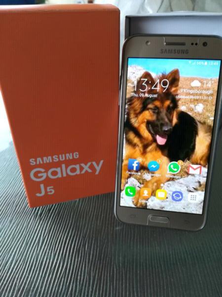 Samsung Galaxy J5 Dual SIM Phone Like Brand New For Sale