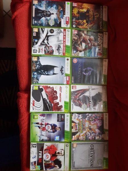 Xbox 360 S (250GB) + 2 Controllers + HDMI cable + 12 Games