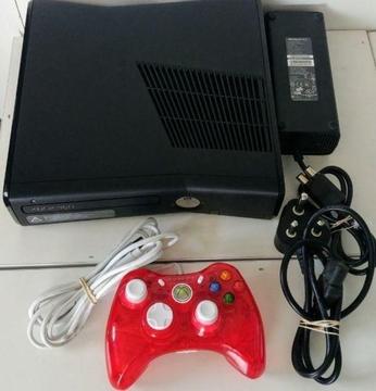 Xbox 360 250GB Slim.+ One Generic Controller