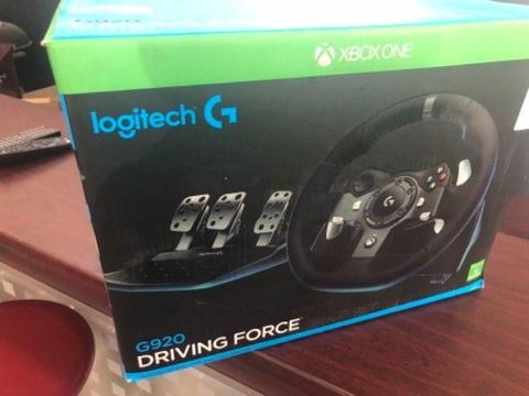 Brand new! Xbox 1 Logitech steering wheel