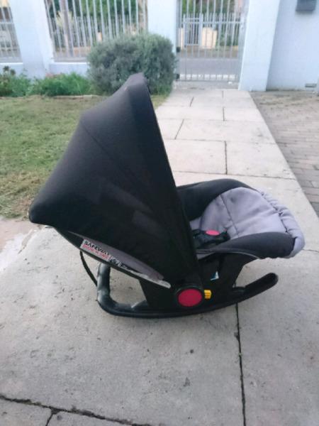 Safeway snug and safe infant seat