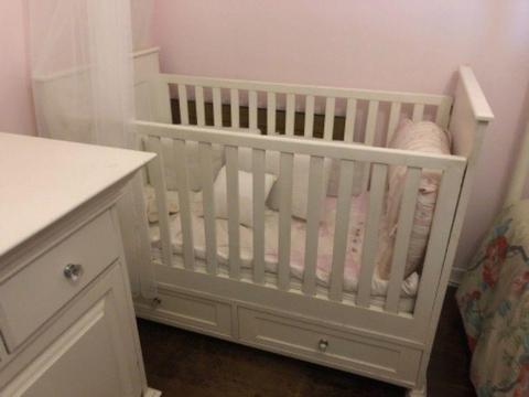 Solid wooden cot with 2 drawers