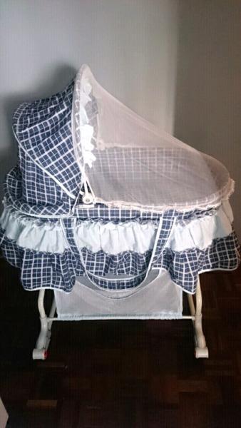 Chelino Rocking Cot Crib For Sale