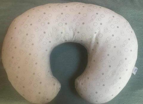 Chicco Boppy Cushion in excellent condition