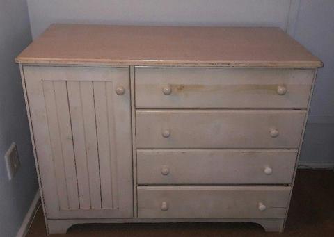 Compactum / Chest of Drawers