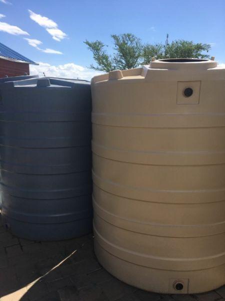 Water Tanks 2500 litres R1800