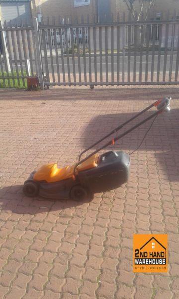 Electric lawnmower