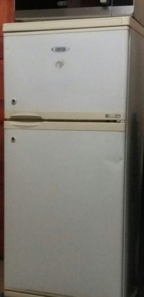 Defy 2 door fridge for sale