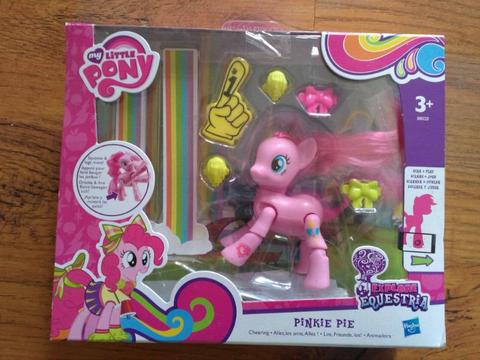 My Little Pony Explore Equestria Pinkie Pie Cheering