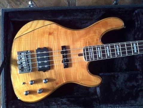 Cort GB94 Bass Guitar, Natural, 4 string , active, with hardcase