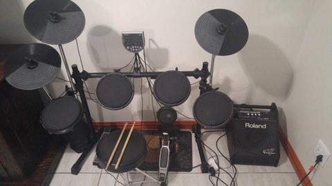 As New Alesis DM6 Electronic Drum kit with Roland Amp/Monitor
