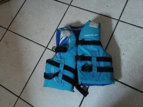 Life jacket / nylon ski vest for sale