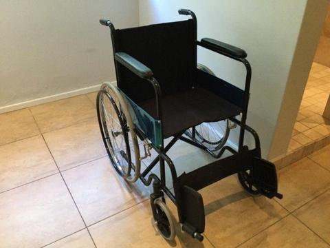 PRIMACARE Standard Foldable Wheelchair