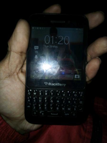 Great Condition Blackberry Q5 FOR SALE!