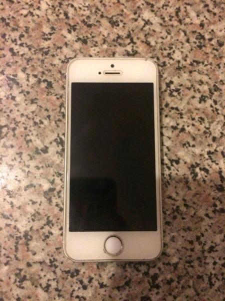 Iphone 5s 16gb in good condition for sale R1300 or swop for what you have