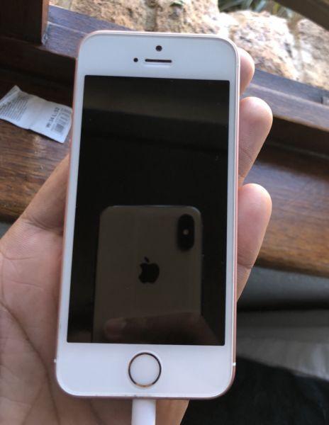 Apple iPhone SE 64GB Rose Gold - Excellent condition