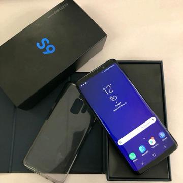 Samsung galaxy S9 64gb in the box is brand new never used