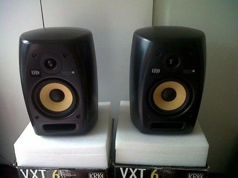 2x KRK VXT 6 Studio Monitors + Extras