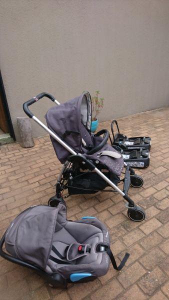 Bebeconfort Streety Fix baby car seat and stroller set with 2 isofix bases