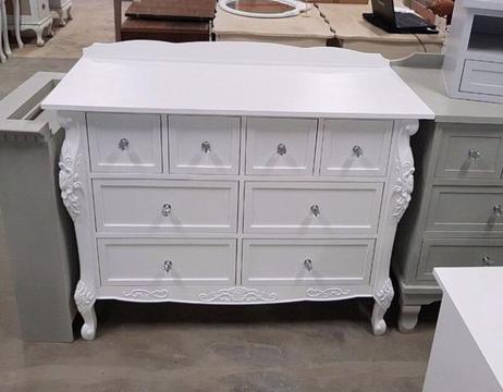BABY COMPACTUMS/CHEST OF DRAWERS WITH CARVED LEGS