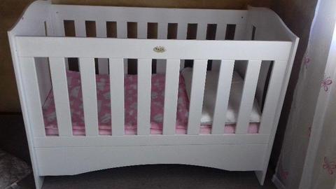 Adjustable Large Cot in excellent condition