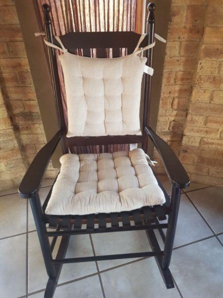 Beautiful cot And chair for sale