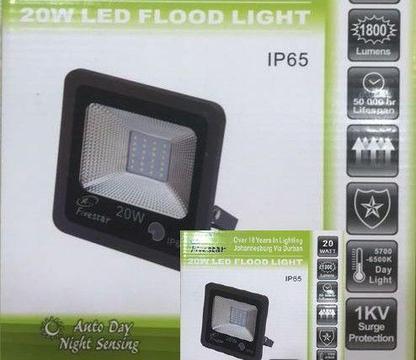 Floodlight with built in Day/Night Sensor
