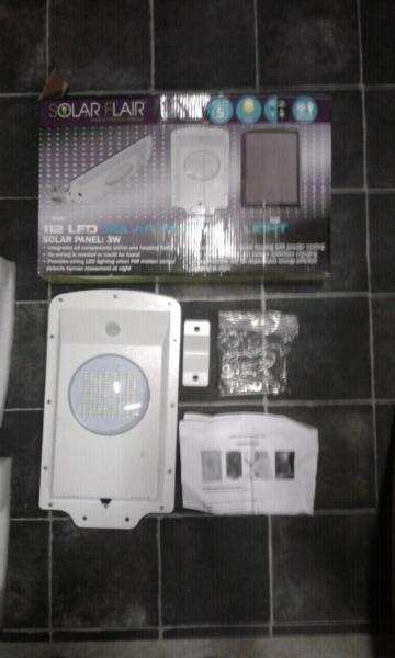 SOLAR SECURITY SENSOR LIGHTS BRAND NEW READ AND SEE PHOTOS