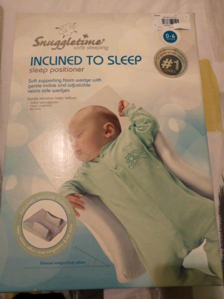 Snuggle time sleep positioner