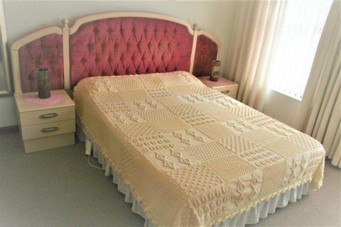 Handknitted double bedspread.Never been used. 100% 0machine washable. Cell: 0847047916