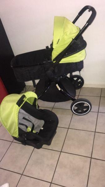 TRAVEL SET( STROLLER AND A CAR SEAT)