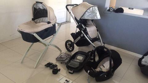 Upper Baby Vista Full Travel System R99OO neg