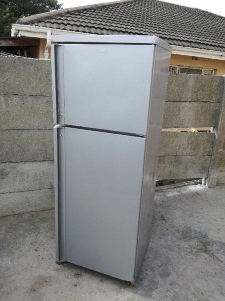 Defy fridge freezer R 1500