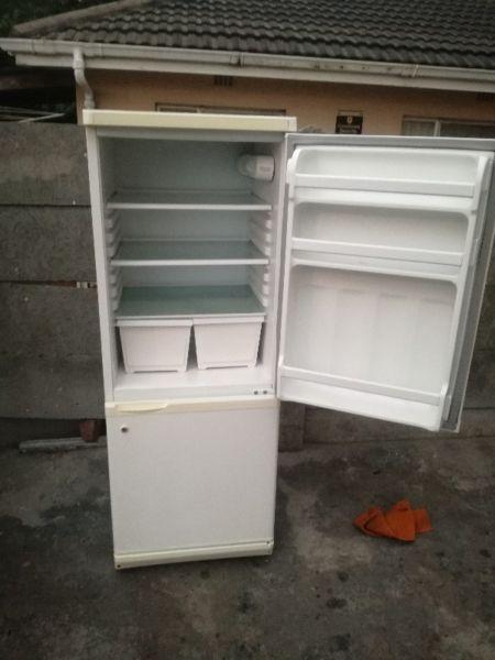 Defy fridge freezer R 1600