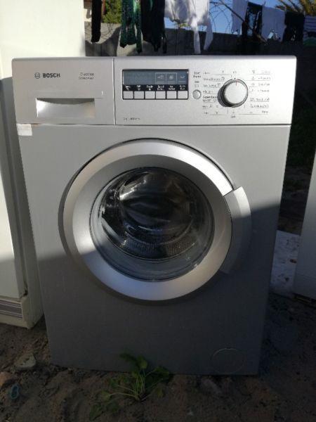 Bosch front loader washing machine as good as new R2500