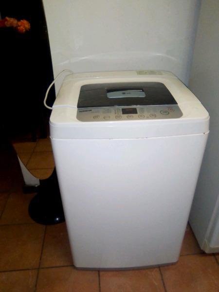 8.2kg lg washing machine good condition