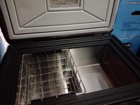 MINT CONDITION. National Luna 40l fridge freezer