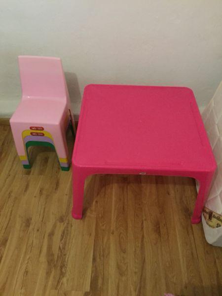 Toddler table and 4 chairs