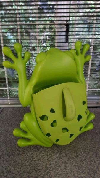 boon frog bath toy holder