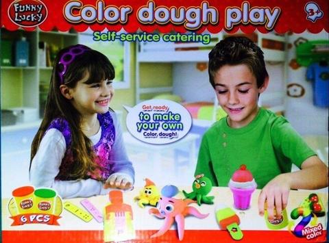 Color dough play set