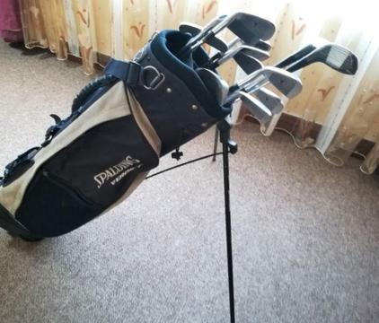 12 Club Golf Set With 2 Woods, Irons (3 -9) PW SW, Putter And Spalding Golf Bag Great Beginner Set