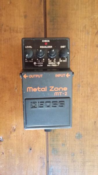 BOSS Metal Zone MT-2 guitar effects pedal Very GOOD condition!