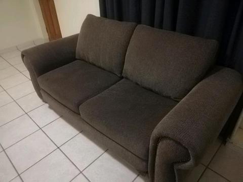 2 seater sleeper couch R 2500