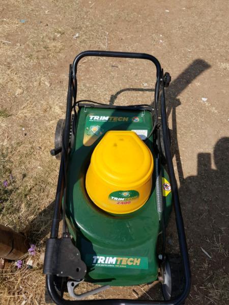Trim tech lawn mower 2400 never used grass bucket 2nd hand