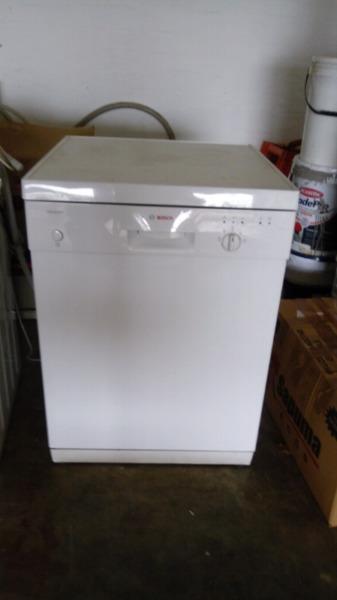 Bosch 12 Place Dishwasher Priced at R4600,00